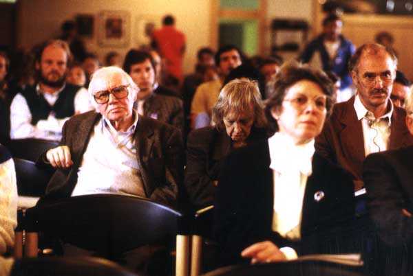 Robert und Ruth Jungk (zweite Reihe links und Mitte) bei den Toblacher Gesprächen (Dank für das Foto an Heino Apel)