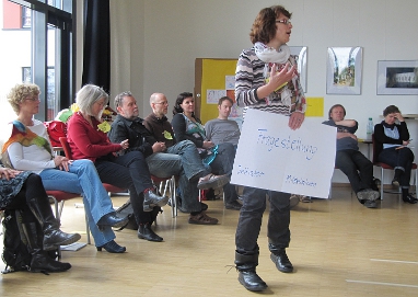 Petra Eickhoff moderiert das BarCamp